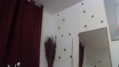 cinthia2525 online show from October 17, 2025, 8:06 am