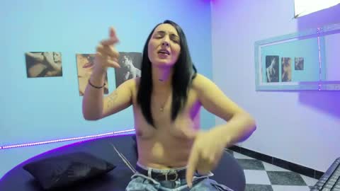 Snapshot of cinthya_dan chatting on May 2, 2026, 6:02 pm Cinthya online show from May 2, 2026, 6:02 pm