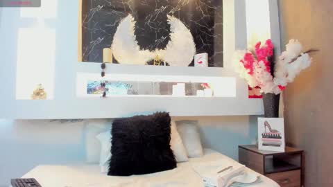 Cinthya  online show from September 29, 2025, 12:10 pm