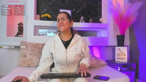 Cinthya  online show from March 20, 2026, 12:10 pm