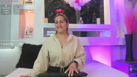 Snapshot of cinthya_mjs chatting on May 30, 2026, 12:24 pm Cinthya online show from May 30, 2026, 12:24 pm