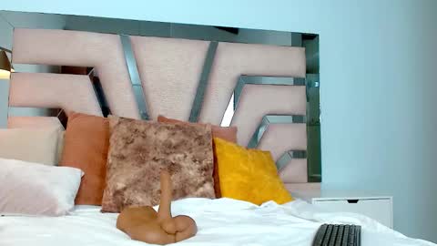 Cintia Hills online show from January 30, 2025, 8:32 am