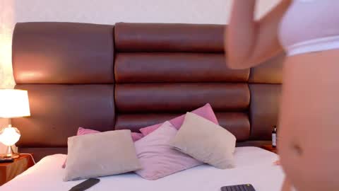 Pretty Cintia  online show from April 21, 2026, 1:53 am