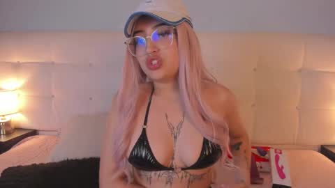 Cintya online show from February 6, 2025, 1:05 am