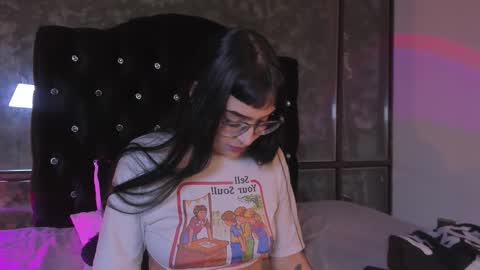 Cintya online show from December 3, 2025, 6:39 pm