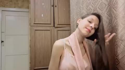 Lisa Salivan online show from November 26, 2025, 11:06 pm