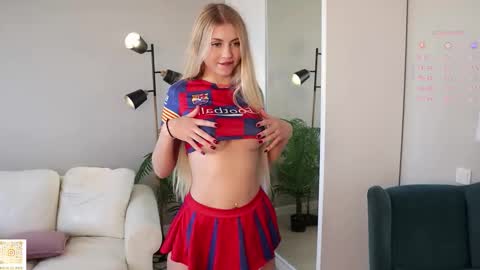 Sandy online show from October 21, 2025, 7:53 am