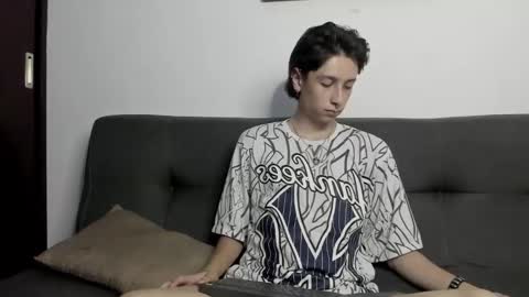 cirosky_elchicopolla online show from December 2, 2025, 3:34 am