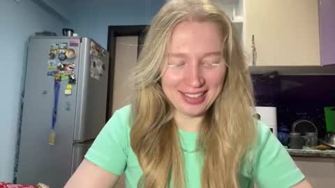 citrusblissss online show from September 19, 2025, 12:39 pm