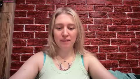 citrusblissss online show from November 22, 2025, 2:43 am