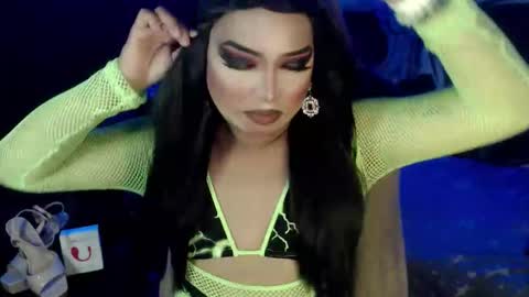 QUEEN CESS online show from November 12, 2025, 12:16 pm