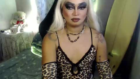 QUEEN CESS online show from May 13, 2026, 12:30 am