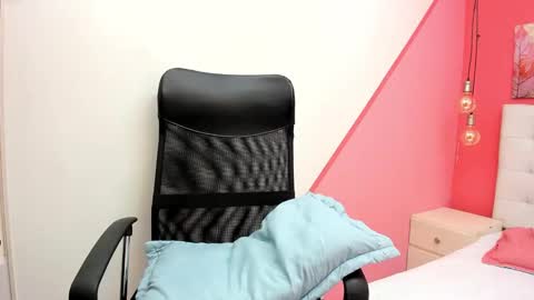 claire aristizabal online show from January 25, 2025, 4:02 am