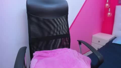 claire aristizabal online show from February 2, 2025, 4:15 am