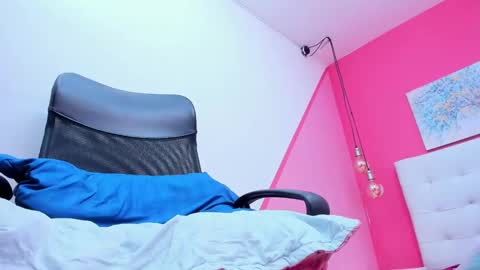 claire aristizabal online show from March 9, 2025, 10:08 am