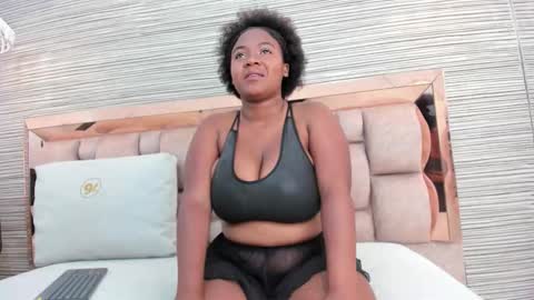 claire_bonny online show from November 28, 2025, 6:54 pm