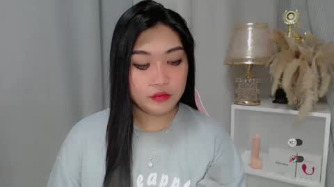 Snapshot of claire_wntr chatting on May 17, 2026, 4:43 am CLAIRE online show from May 17, 2026, 4:43 am