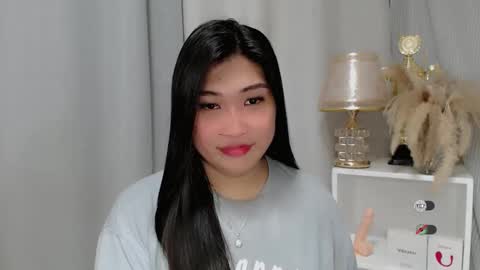 Snapshot of claire_wntr chatting on May 18, 2026, 4:40 am CLAIRE online show from May 18, 2026, 4:40 am