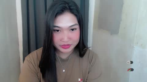 CLAIRE online show from October 5, 2025, 5:11 pm