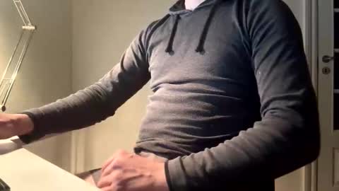 clamshive7 online show from October 27, 2025, 3:43 am