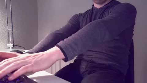 clamshive7 online show from March 26, 2026, 9:31 pm