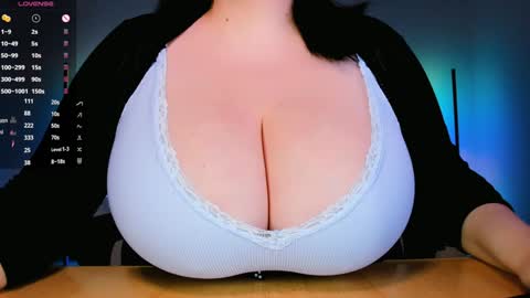 Clara  online show from February 1, 2025, 7:02 pm