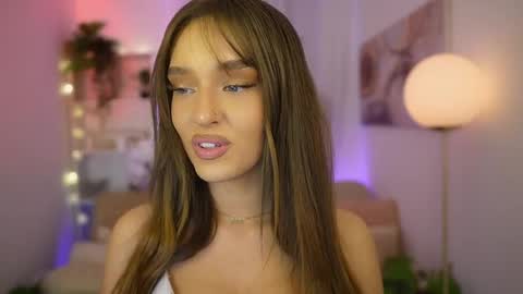 Clara smile online show from February 18, 2026, 7:21 pm