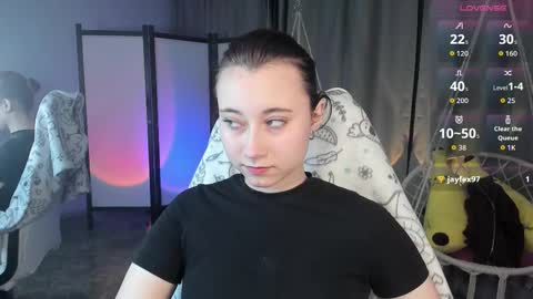 clarabenson online show from September 30, 2025, 5:29 pm