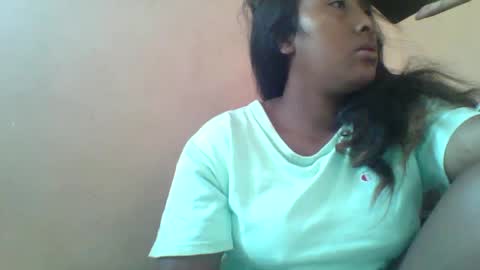 Snapshot of clarah0123 chatting on January 6, 2025, 12:02 pm Clarah0123 online show from January 6, 2025, 12:02 pm