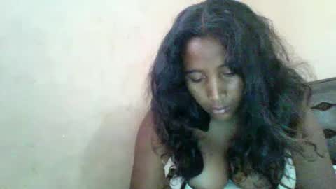 Snapshot of clarah0123 chatting on February 5, 2025, 6:13 am Clarah0123 online show from February 5, 2025, 6:13 am