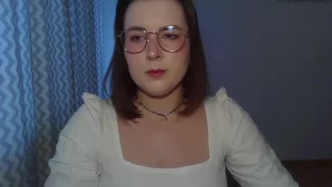 Clara online show from May 10, 2026, 5:07 pm