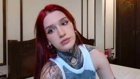 Sophie online show from April 19, 2026, 5:29 am