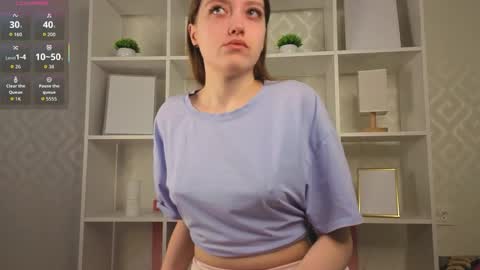 Lora online show from April 22, 2026, 1:19 am