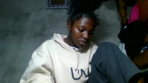 clarisse98 online show from April 17, 2026, 9:12 am