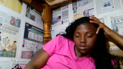 Snapshot of clarisse98 chatting on July 6, 2026, 6:21 pm clarisse98 online show from July 6, 2026, 6:21 pm