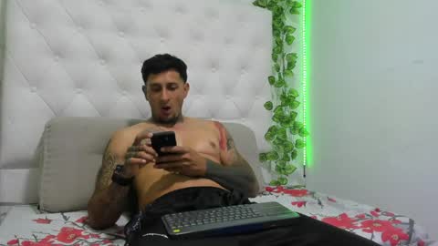 Juanpaindependent model online show from April 22, 2026, 6:05 am