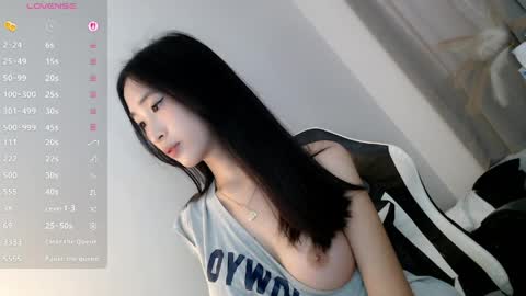 MIKAY OR MIKAH online show from April 21, 2026, 2:51 am