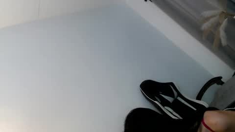 MIKAY OR MIKAH online show from April 22, 2026, 1:19 am