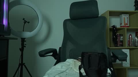 Cleo Adams online show from December 2, 2025, 4:51 am