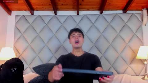 clement_reyes online show from November 23, 2025, 4:29 pm