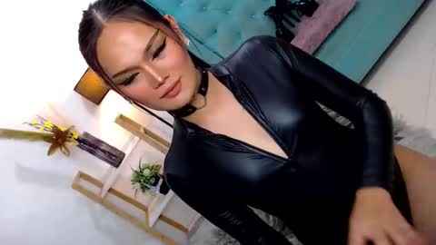 Cleo online show from November 29, 2025, 11:52 pm