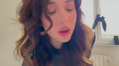 cleopatra_sinns online show from May 6, 2026, 9:25 am