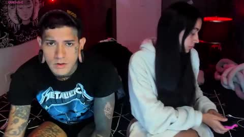 cleo y maikol online show from November 16, 2025, 7:36 am