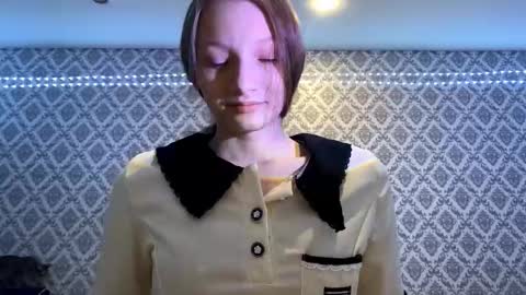 Cleo online show from December 14, 2025, 6:12 pm