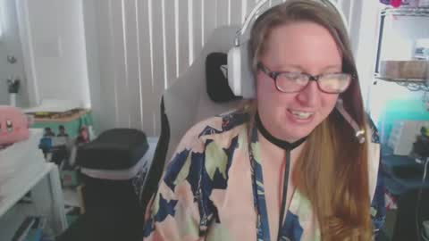 Kate online show from February 14, 2025, 6:29 pm