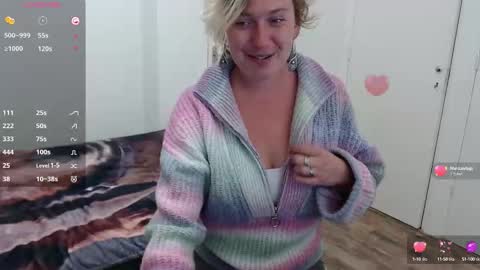 Syl  online show from September 15, 2025, 7:41 am