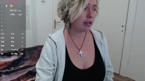 Syl  online show from November 16, 2025, 2:44 pm