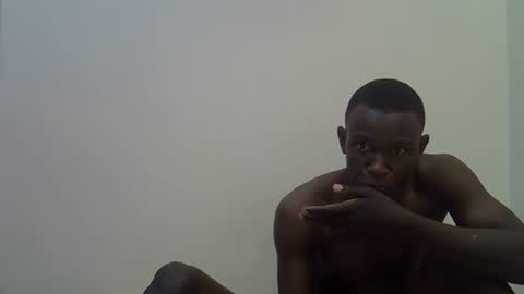 Snapshot of clive_damian chatting on May 19, 2026, 2:07 am clive_damian online show from May 19, 2026, 2:07 am