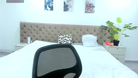 Cloe online show from April 14, 2026, 3:45 am