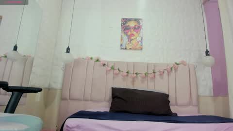 Snapshot of cloe_maisonn chatting on April 8, 2026, 12:49 pm cloe online show from April 8, 2026, 12:49 pm
